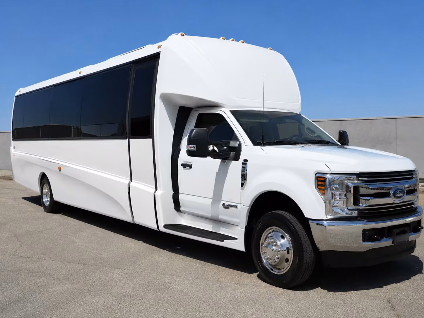 15 passenger minibus